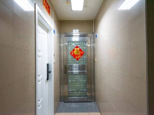 - Parent child Travel - Daliang Bell Tower Subway Station - New World Center - Qinghui Garden - Huagai Pedestrian Street - Shunfengshan Park - Happy Coast PLUS - 3-bedroom with bathtub — other in 21st Floor, Building A, New World Huijing Pavilion, 148 Qinghui Road, Shunde District, Foshan City, Guangdong Province, Shunde China, 262400