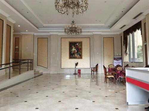 . -High end Light Luxury- Guoxing Avenue - Guoxing CBD Business District Center - Sun Moon Square - Nanyang Arcade - Haikou Bell Tower