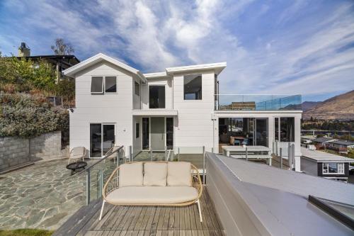 Queenstown Hill House - House Only - image 4