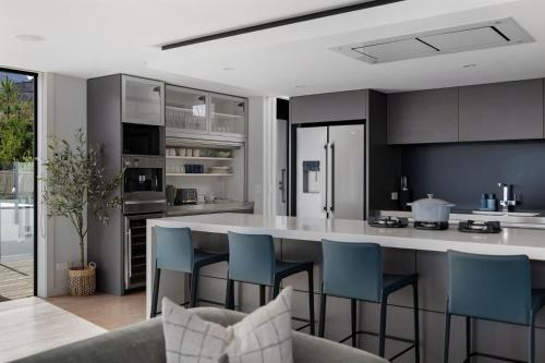 Queenstown Hill House - Full House Studio & Apartment - image 7