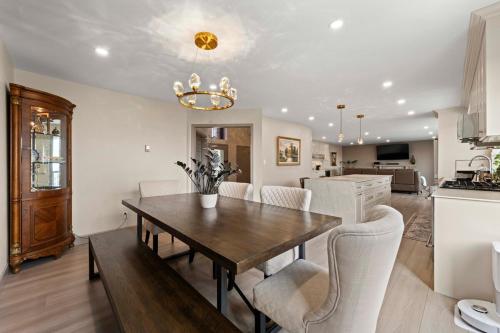 Spacious 3BR Family Home in Quiet Coquitlam in โคควิตแลม (BC)