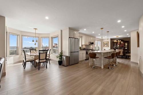Spacious 3BR Family Home in Quiet Coquitlam in โคควิตแลม (BC)