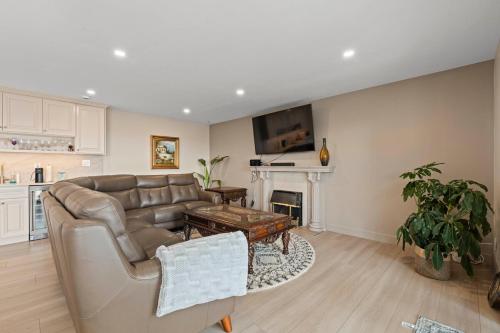 Spacious 3BR Family Home in Quiet Coquitlam in โคควิตแลม (BC)