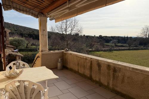 Le Clos Lau-Tave Charming 110 m Provençal home with private garden (Le Clos Lau-Tave Charming 110 m Provencal home with private garden) in Simiane-la-Rotonde