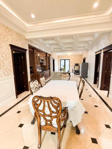 Shaughnessy 3bdrm Suite near VanDusen Gardens – khách sạn tại Shaughnessy