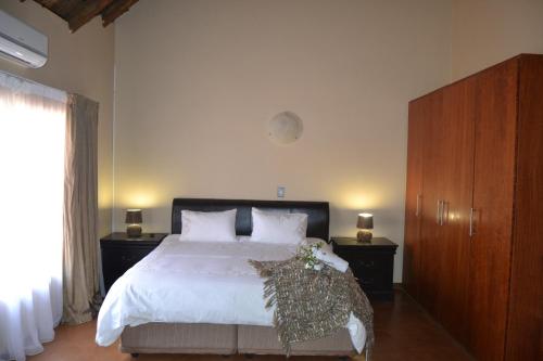 Thabaledi Game Lodge in Beestekraal