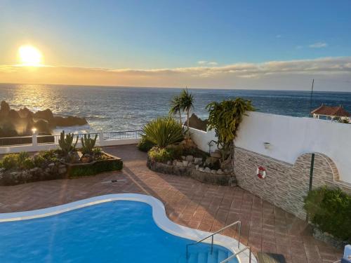 Villa Atlantis - Luxury Oceanfront Villa - Next to the Beach gîte à louer Playa de la Arena