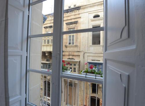 Paulos Valletta - image 5