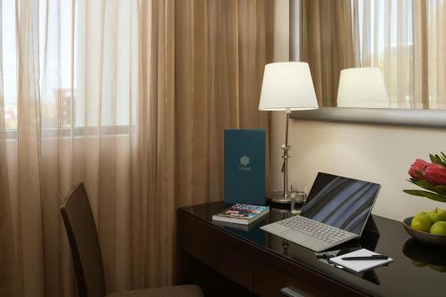 room detail thumbnail 2