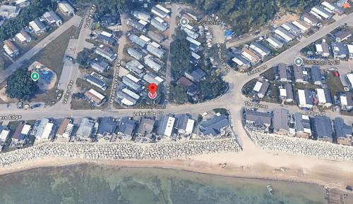 Famous Sun Restreat Resort & Lake Erie Beach, Steps to Beach with Beach View, 30 KM to Niagara Falls in Kristalbīča (ON)