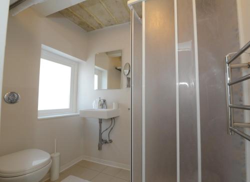 Deluxe Double Room with Side Sea View image 10
