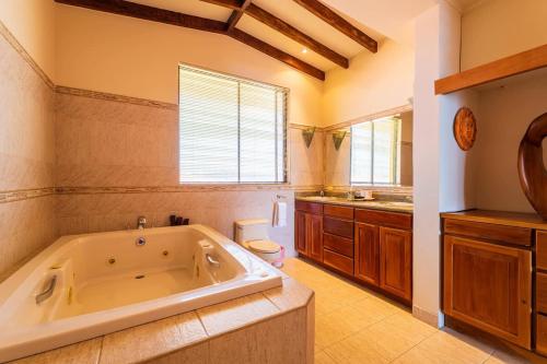 Paraiso Presidential 20 - Ocean View Penthouse in Playa Flamingo