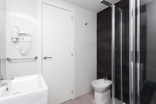 Bristol Sunset Beach - Holiday Apartments - image 3