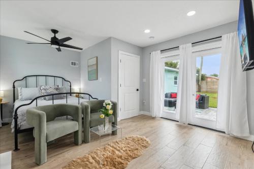 131 W Pasco Ln in Cocoa Beach, USA