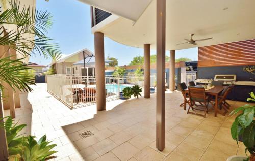 Exterior view, Gecko Lodge Kalbarri in Kalbarri