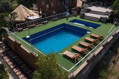 Dhinga Masti Resort by Wanderama in Bajana