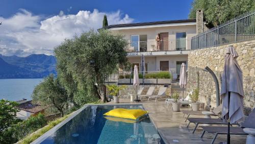 4 bedrooms, 6 beds