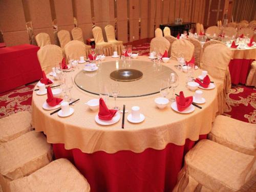 Hot Spring Hotel - image 2
