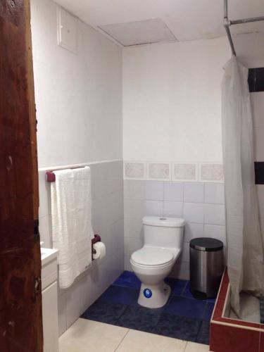 Studio Apartment image 3