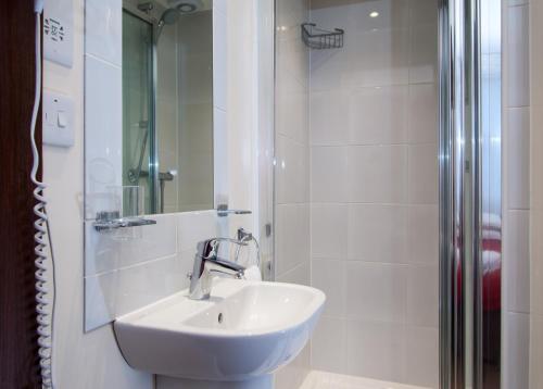 Marble Arch Inn - image 13