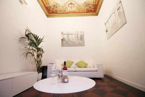 Spanish Steps Art Apartment, Rome