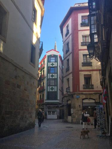 Basque Boutique - image 3
