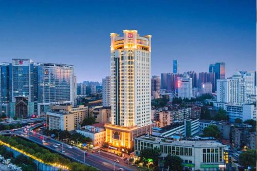 武漢華美達天祿酒店 (Wuhan Ramada Plaza Tian Lu Hotel) in 武漢