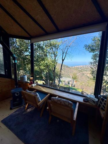 MONKEY MANSION - Luxury Treehouse - Private Escape with outdoor hot Tub in Khenchara