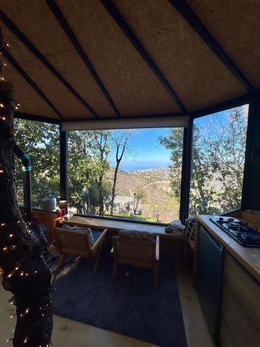 MONKEY MANSION - Luxury Treehouse - Private Escape with outdoor hot Tub in Khenchara