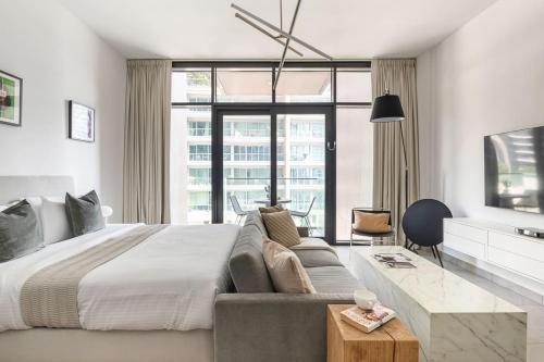 Frank Porter - DT1 Tower, Dubai