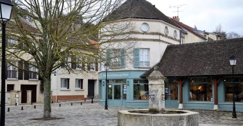 Charmant appartement au vieux village proche Paris in Saint-Prix (Ile-de-France)