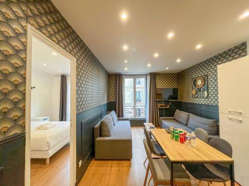 Urban Flat 18 - Charming 2BDR Parisian Home - image 10