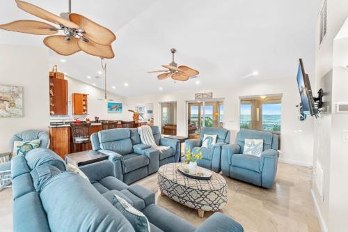 Iekārtas, 3435 S Highway A1A in Melburnas pludmale (FL)