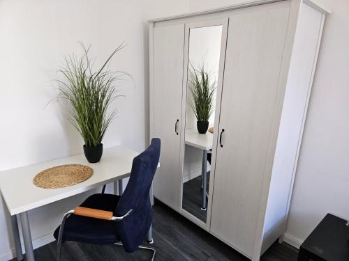 Stylish Riverside Rooms 5