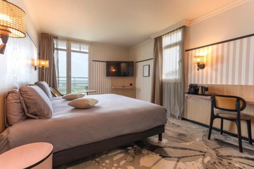 โรงแรมเมอร์เคียว กร็องวีล เลอ กร็อง ลาร์ฌ (Hotel Mercure Granville Le Grand Large) in กร็องวีล