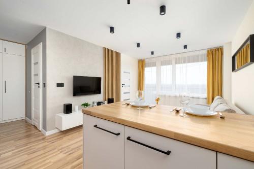 設施, Przytulny Jasny Apartament z Balkonem by Noclegi Renters in 達布羅卡馬拉