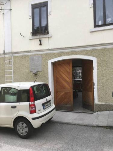 2 bedrooms, 3 beds