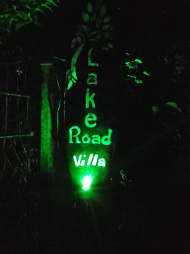 Lake Road Villa - image 2