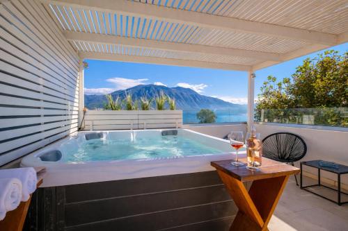 온수 욕조, Panellinion Luxury Rooms in 칼라마타
