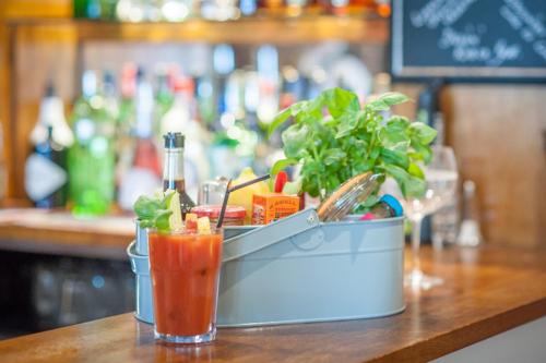 Woodbury Park Hotel - image 3