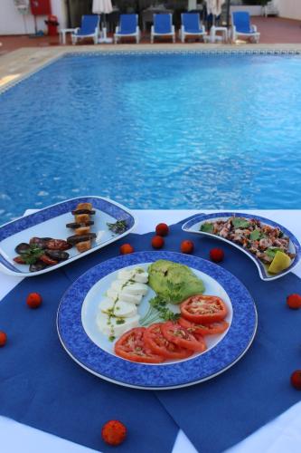 Vicentina Hotel - image 11