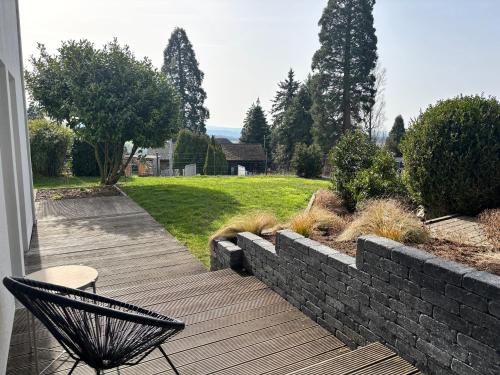 Dārzs, Ferienwohnung mit Terrasse und eigenem Garten in Ortsrandlage in Selters (Westerwald)