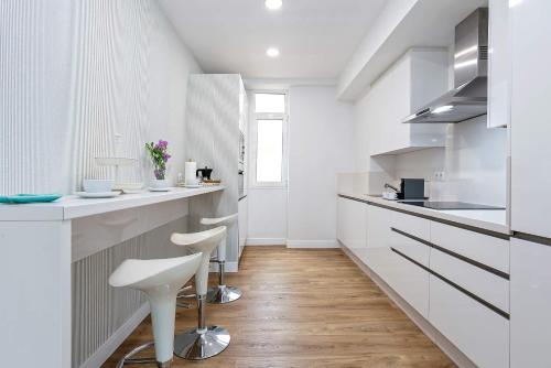 Genteel Home Paseo de Reding - image 21