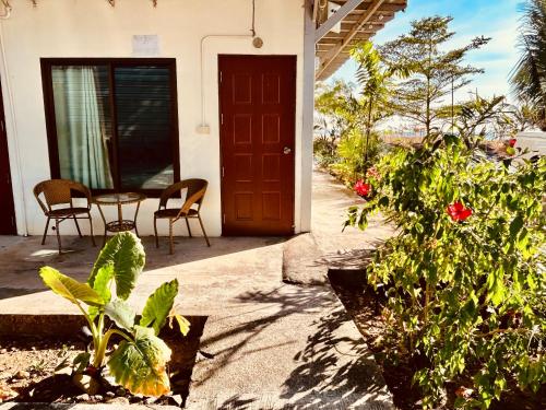 Tchin tchin Guesthouse in Lonely Beach