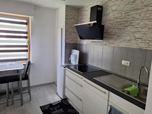 Möblierte Wohnung, zentral gelegen , Nähe Flughafen Köln- Bonn (Moblierte Wohnung, zentral gelegen , Nahe Flughafen Koln- Bonn) in 特羅斯多夫