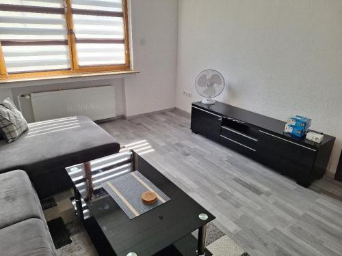 Möblierte Wohnung, zentral gelegen , Nähe Flughafen Köln- Bonn (Moblierte Wohnung, zentral gelegen , Nahe Flughafen Koln- Bonn) in 特羅斯多夫