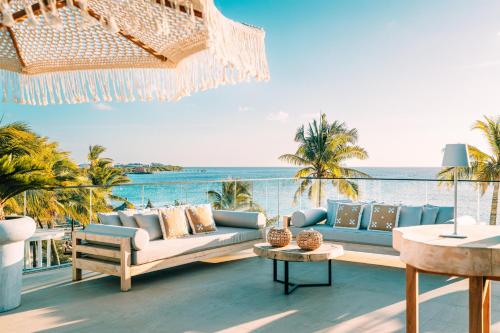 Фасада на хотела, Van der Valk Plaza Beach & Dive Resort Bonaire - ALL INCLUSIVE in Кралендайк