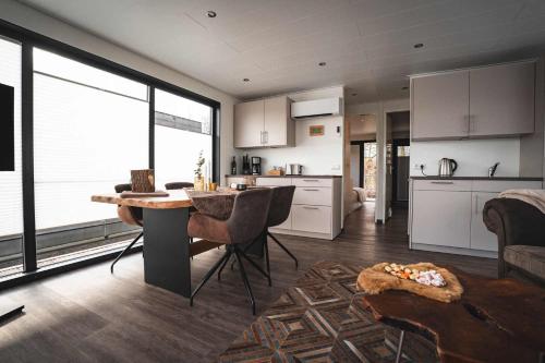 Floatinghouse Goldener Anker - LP10 in Boffzen