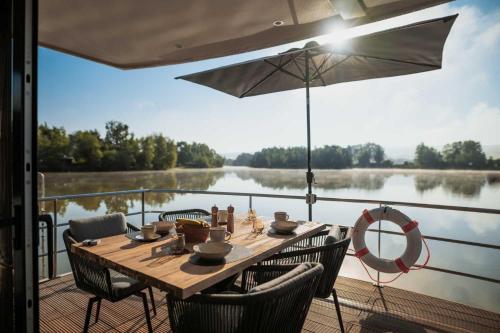 Балкон/тераса, Floatinghouse Goldener Anker - LP10 in Boffzen