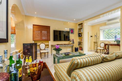 Borghese Flat in Luxury Villa with Garden in Flaminio